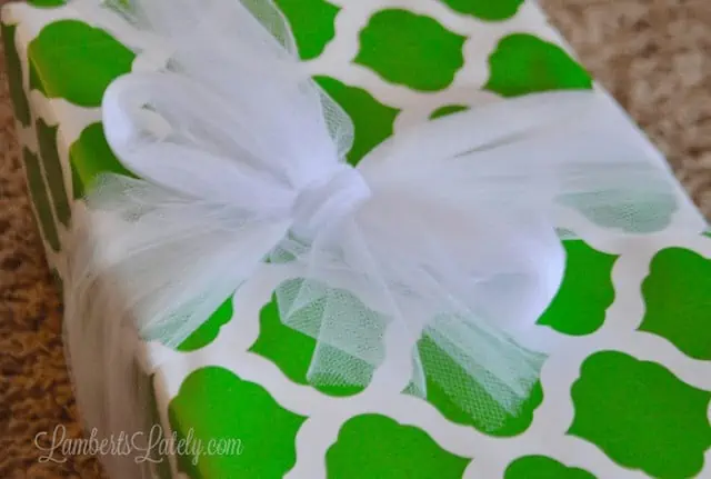 How to Make a Tulle Bow for Gifts (+Video)